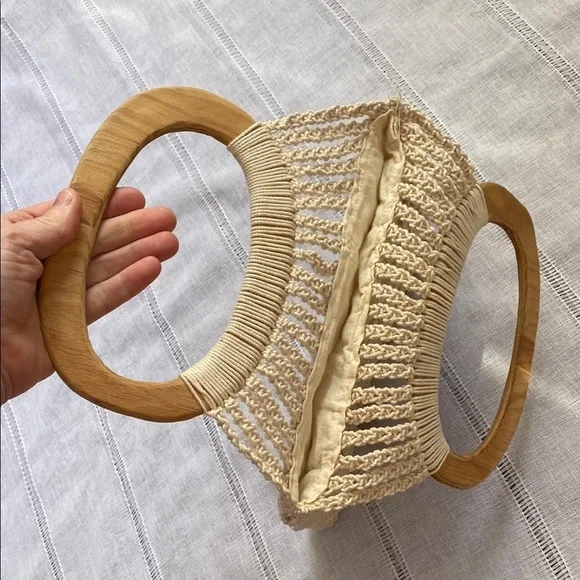 Handcrafted Cream Macramé Handbag - Picture 6 of 12